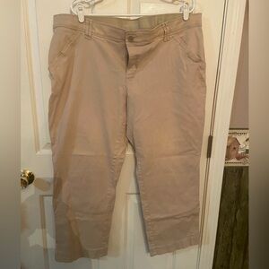 Women’s Short/Petite cream/kahki Pants